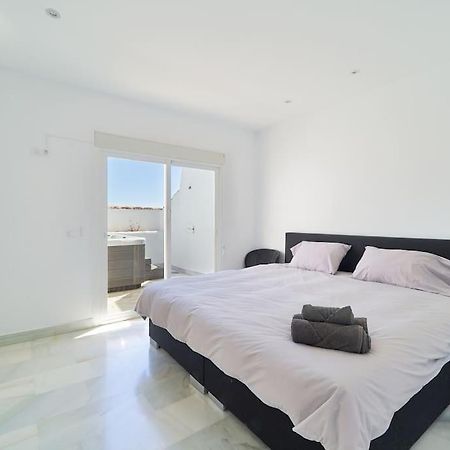 Superbe Appartement Avec Jaccuzi Marbella Exterior foto